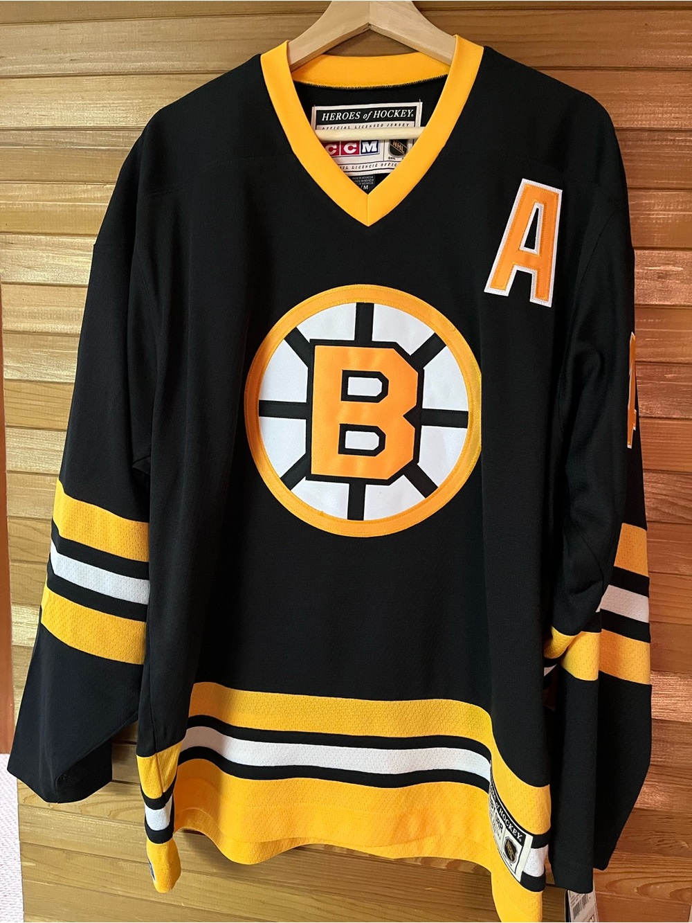 CCM Heroes of Hockey Boston Bruins Bobby Orr Hockey Jersey